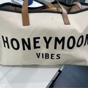 Honeymoon vibes tote with Bride beach hat